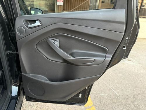 2015 Ford Escape — photo 32