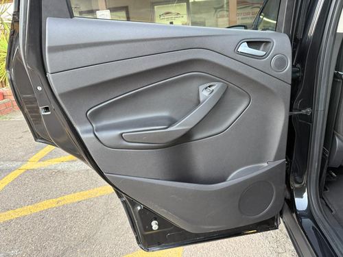 2015 Ford Escape — photo 40