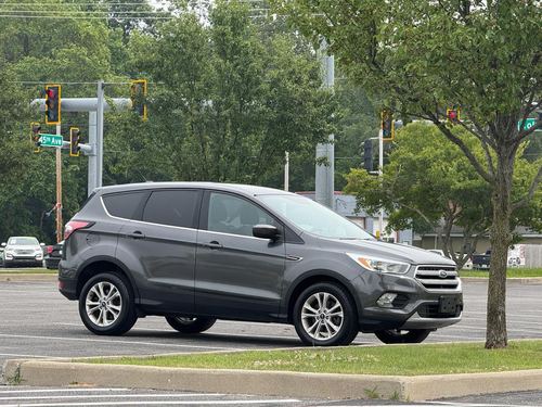 2017 Ford Escape — photo 9