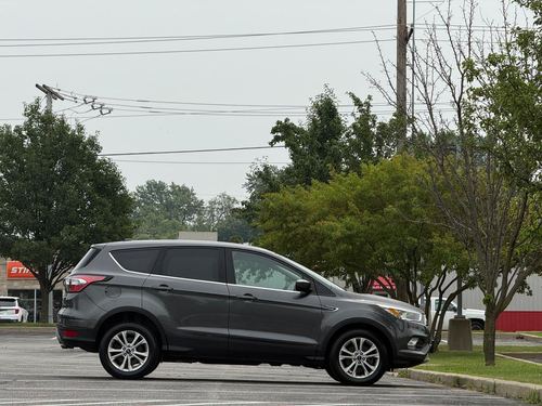 2017 Ford Escape — photo 10