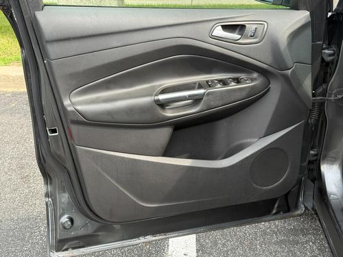 2017 Ford Escape — photo 17