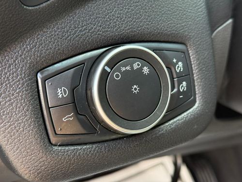 2019 Ford Escape — photo 32