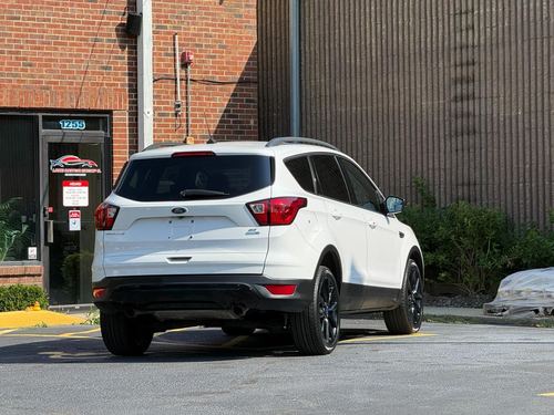 2019 Ford Escape — photo 12