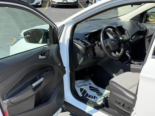 2019 Ford Escape — photo 18