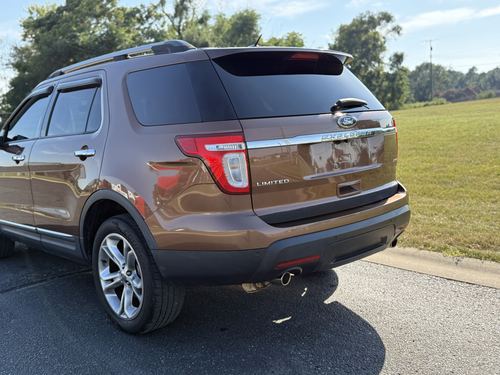 2011 Ford Explorer — photo 11