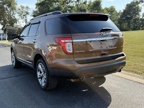 2011 Ford Explorer — photo 12