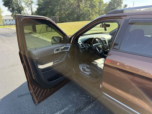 2011 Ford Explorer — photo 29