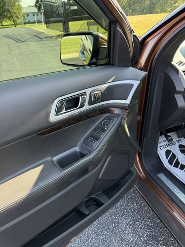 2011 Ford Explorer — photo 30
