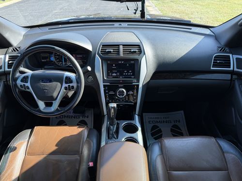 2011 Ford Explorer — photo 32