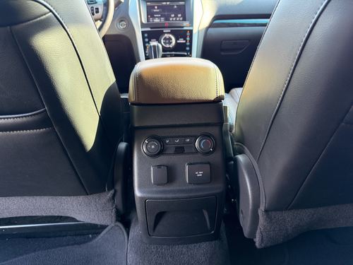 2011 Ford Explorer — photo 34