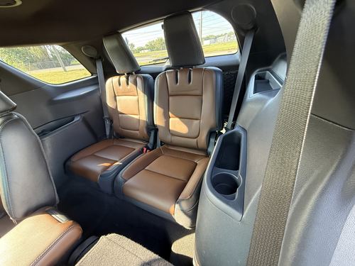 2011 Ford Explorer — photo 36