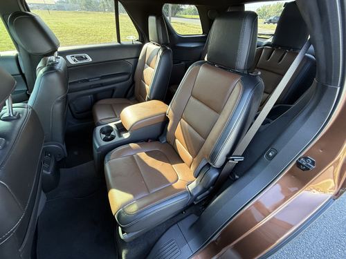 2011 Ford Explorer — photo 40