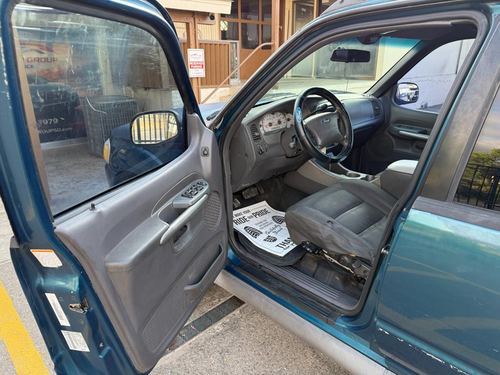 2001 Ford Explorer Sport Trac — photo 17