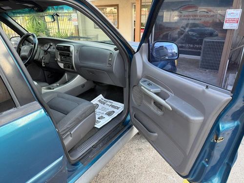 2001 Ford Explorer Sport Trac — photo 28