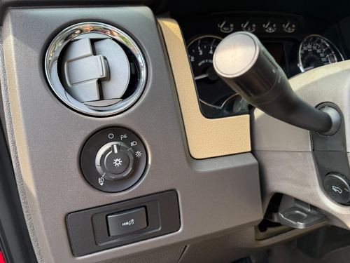2011 Ford F150 — photo 28