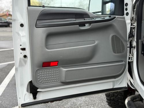 2007 Ford F250 Super Duty - Single Rear Wheel — photo 17