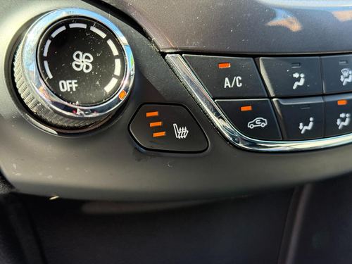 2017 Chevrolet Cruze — photo 2