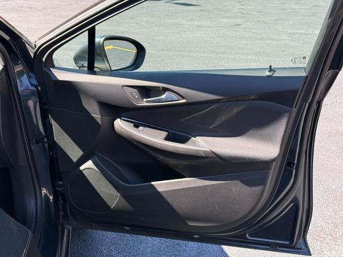 2017 Chevrolet Cruze — photo 15