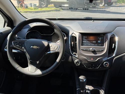 2017 Chevrolet Cruze — photo 18