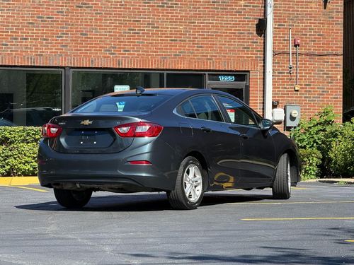 2017 Chevrolet Cruze — photo 31