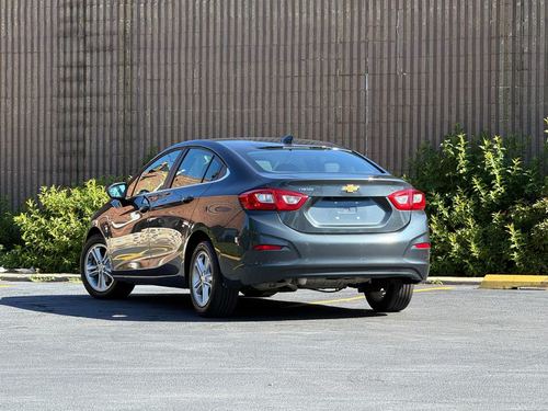 2017 Chevrolet Cruze — photo 32
