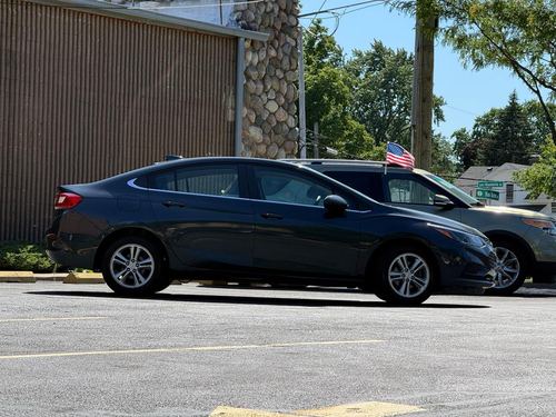 2017 Chevrolet Cruze — photo 33