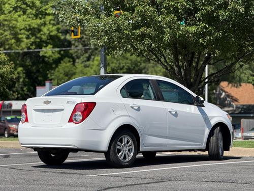 2012 Chevrolet Sonic — photo 6