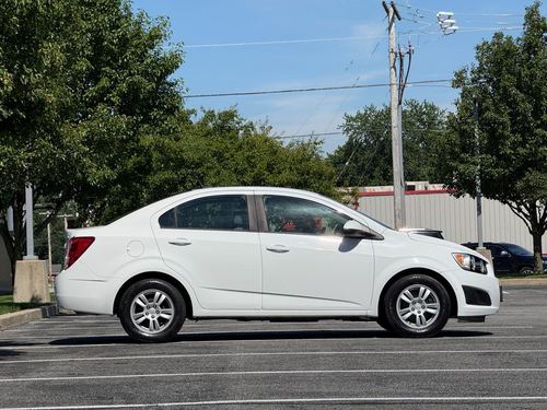 2012 Chevrolet Sonic — photo 9