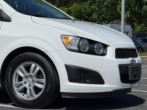 2012 Chevrolet Sonic — photo 10