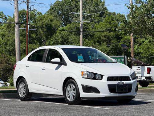 2012 Chevrolet Sonic — photo 12