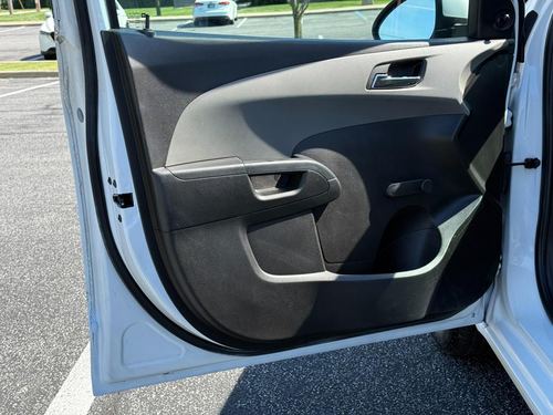 2012 Chevrolet Sonic — photo 16