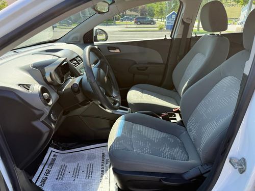 2012 Chevrolet Sonic — photo 18