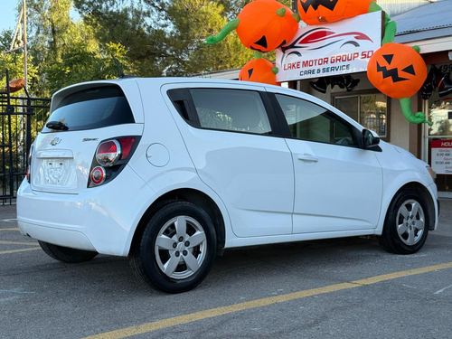 2016 Chevrolet Sonic LS — photo 10