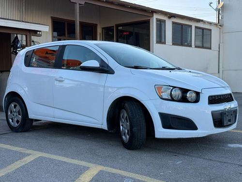 2016 Chevrolet Sonic LS — photo 4