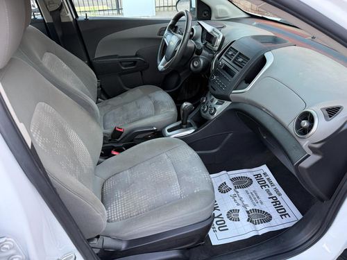 2016 Chevrolet Sonic LS — photo 19