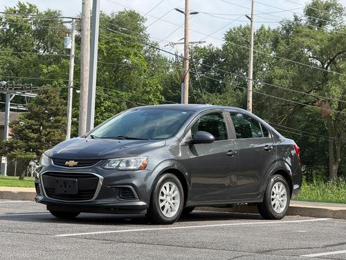 2017 Chevrolet Sonic — photo 1