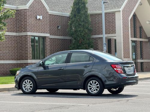 2017 Chevrolet Sonic — photo 5