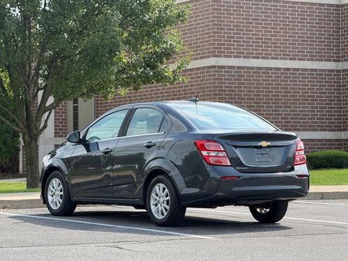 2017 Chevrolet Sonic — photo 6