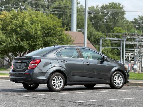2017 Chevrolet Sonic — photo 9