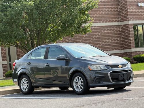 2017 Chevrolet Sonic — photo 12