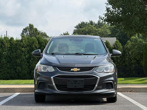 2017 Chevrolet Sonic — photo 13