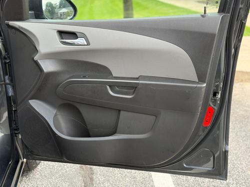 2017 Chevrolet Sonic — photo 17