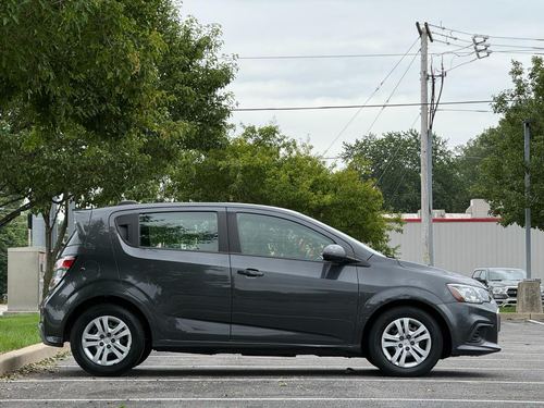 2020 Chevrolet Sonic — photo 12