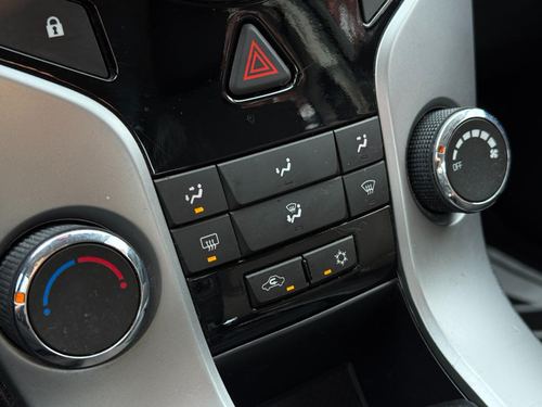 2014 Chevrolet Cruze — photo 25