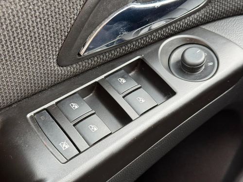 2014 Chevrolet Cruze — photo 38