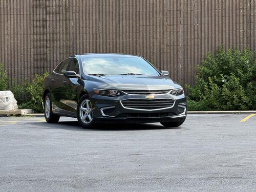 2017 Chevrolet Malibu — photo 2