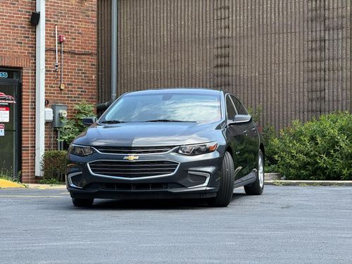 2017 Chevrolet Malibu — photo 4