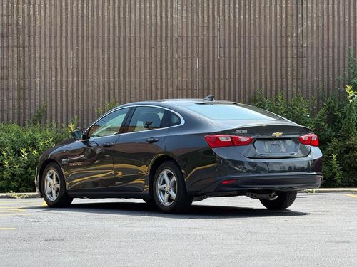 2017 Chevrolet Malibu — photo 10
