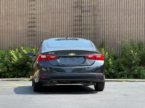 2017 Chevrolet Malibu — photo 11