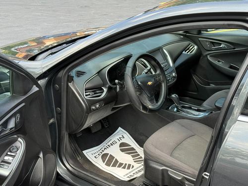 2017 Chevrolet Malibu — photo 24
